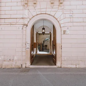 Navona Nest Apartment