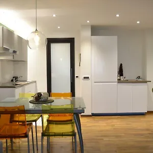 https://la-casetta-catania.catania-hotels.net