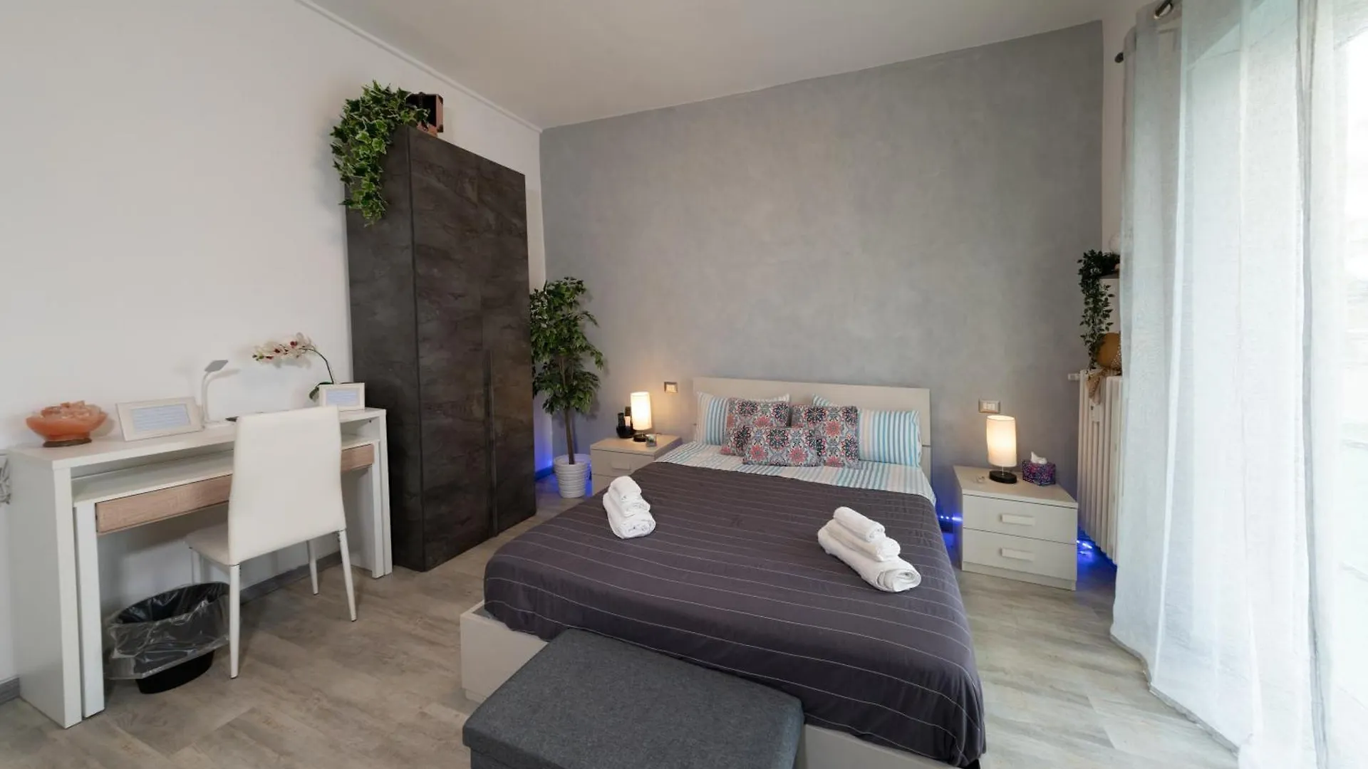 Relax Room Apartment contacts